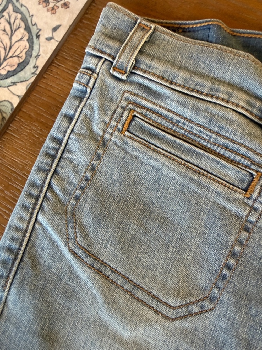 Levi's Light Blue Straight-Leg Jeans with Red Tab - Picture 6 of 7